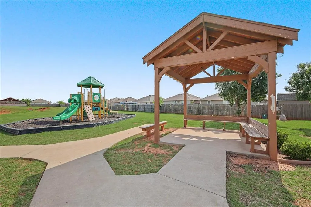 Photo 42 — 9616 Eli Drive, Moore, OK 73160