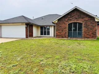 Sold home at 11724 SW 7th Street
