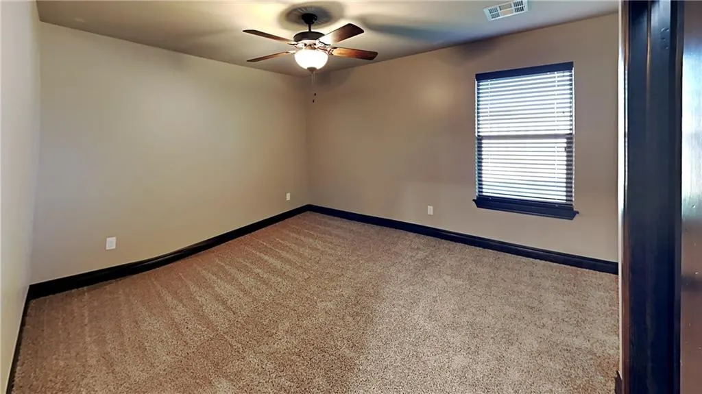 Photo 13 — 5709 Falkland Terrace, Edmond, OK 73034