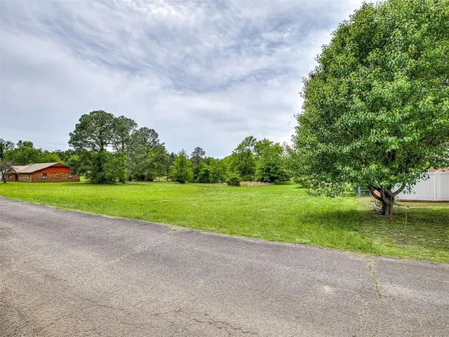 Photo 5 — 1749 Rockford Drive, Eufaula, OK 74432