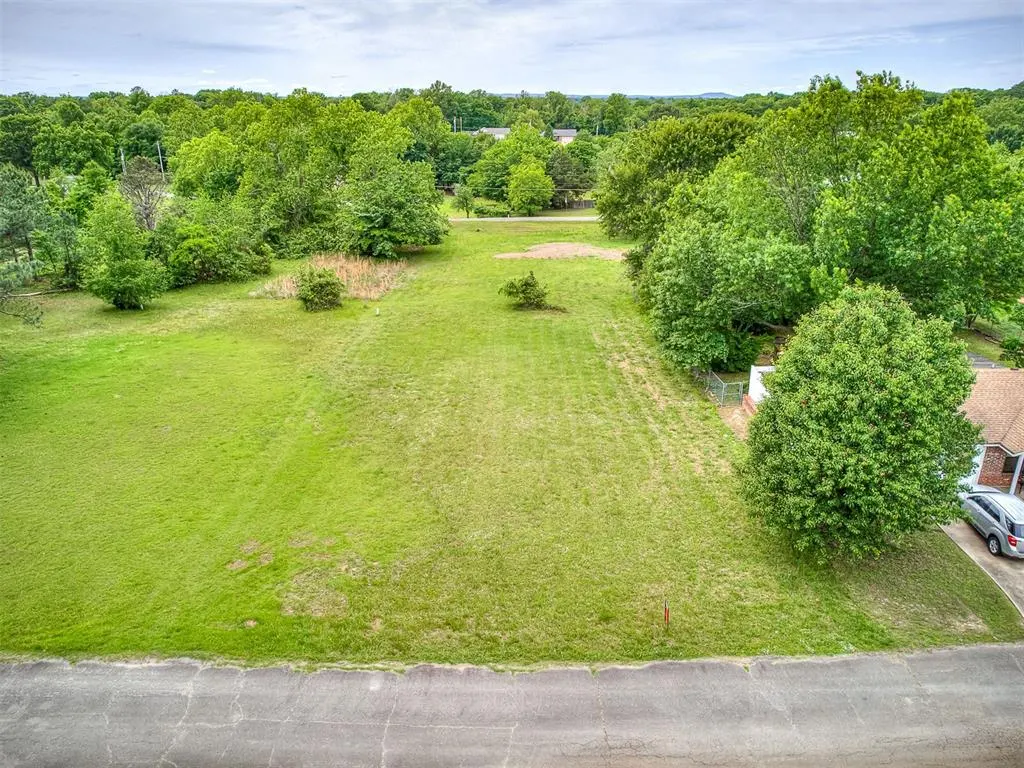 Photo 7 — 1749 Rockford Drive, Eufaula, OK 74432
