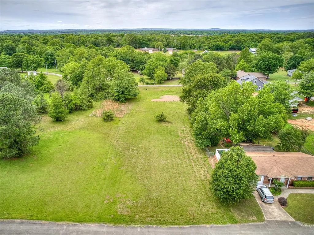 Photo 10 — 1749 Rockford Drive, Eufaula, OK 74432