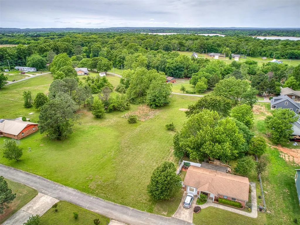 Photo 12 — 1749 Rockford Drive, Eufaula, OK 74432
