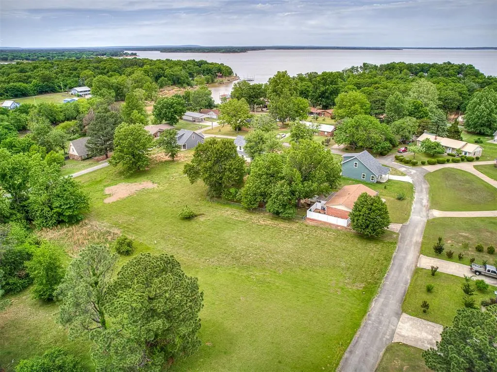 Photo 13 — 1749 Rockford Drive, Eufaula, OK 74432