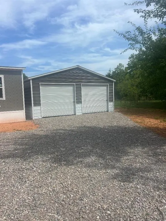 Photo 2 — 8001 London Drive, Noble, OK 73069