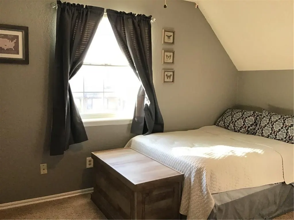 Photo 8 — 2123 Lakecrest Drive, Moore, OK 73170