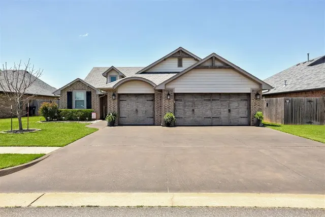 Photo 4 — 16709 Monroe Drive, Edmond, OK 73012