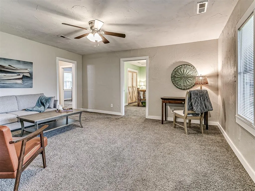 Photo 13 — 418 W Grimes Avenue, Cashion, OK 73016