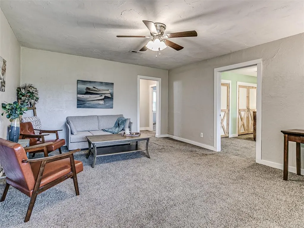Photo 14 — 418 W Grimes Avenue, Cashion, OK 73016