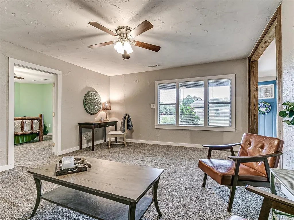 Photo 17 — 418 W Grimes Avenue, Cashion, OK 73016