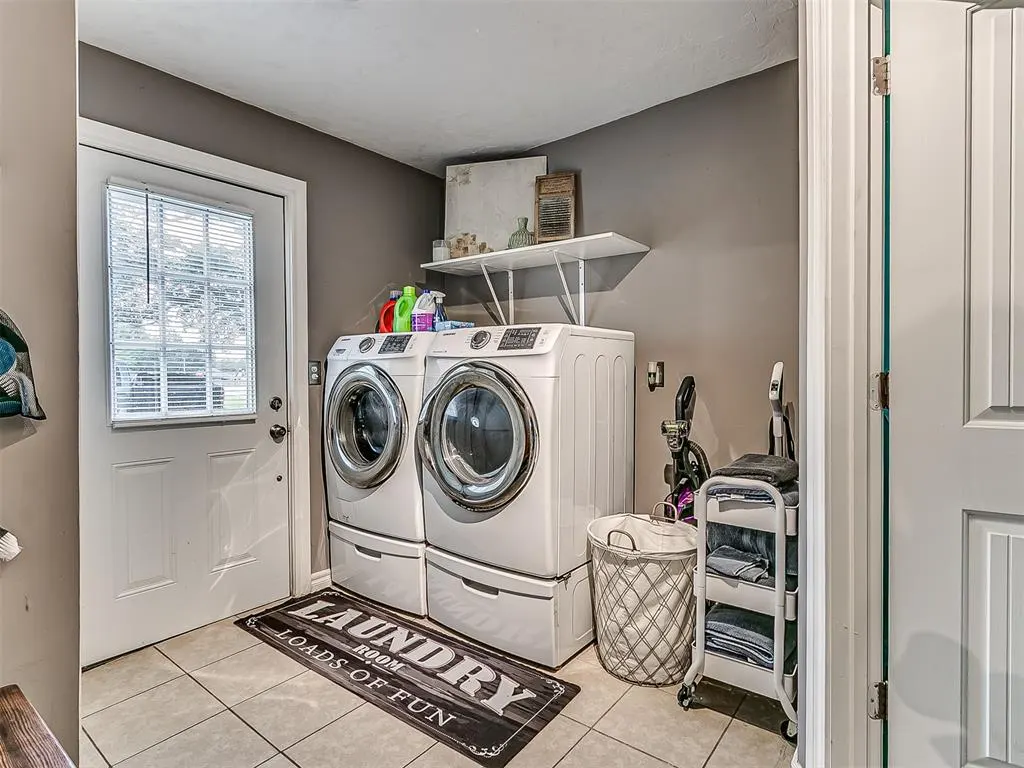 Photo 32 — 418 W Grimes Avenue, Cashion, OK 73016