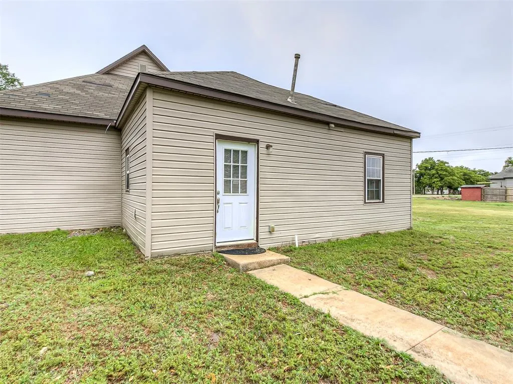Photo 36 — 418 W Grimes Avenue, Cashion, OK 73016