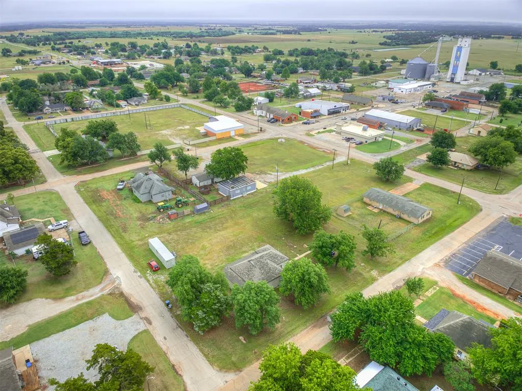 Photo 38 — 418 W Grimes Avenue, Cashion, OK 73016