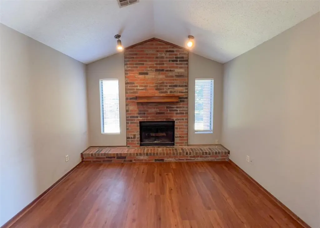 Photo 4 — 1303 N Fretz Avenue, Edmond, OK 73003