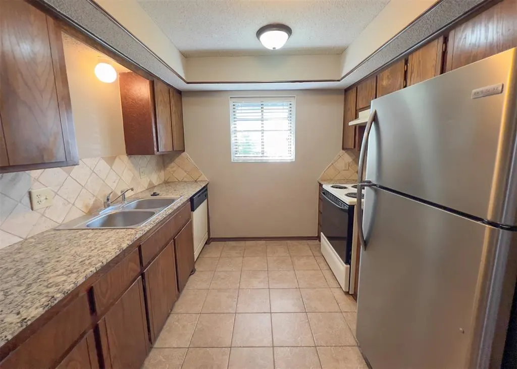 Photo 8 — 1303 N Fretz Avenue, Edmond, OK 73003