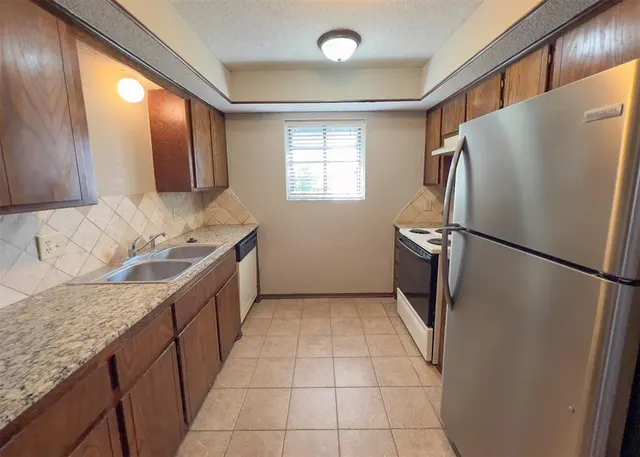 Photo 8 — 1303 N Fretz Avenue, Edmond, OK 73003