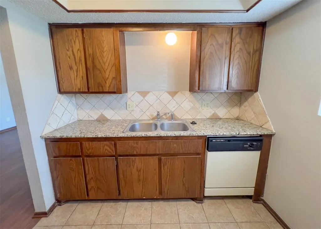 Photo 9 — 1303 N Fretz Avenue, Edmond, OK 73003