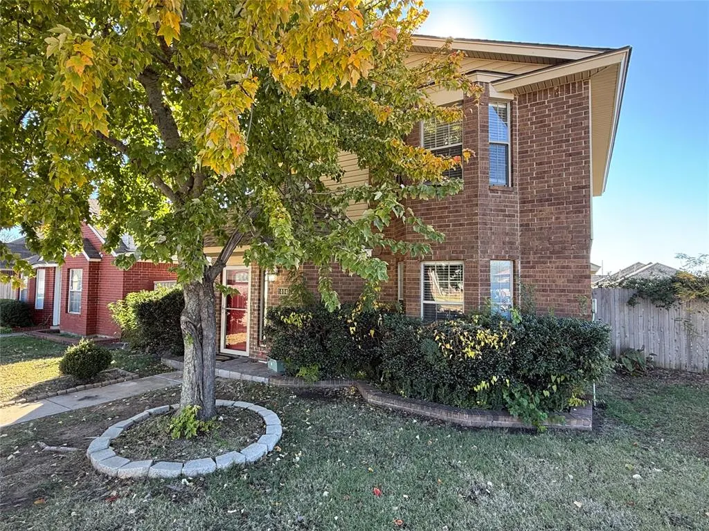 Photo 3 — 1404 SW 22nd Street, Moore, OK 73170