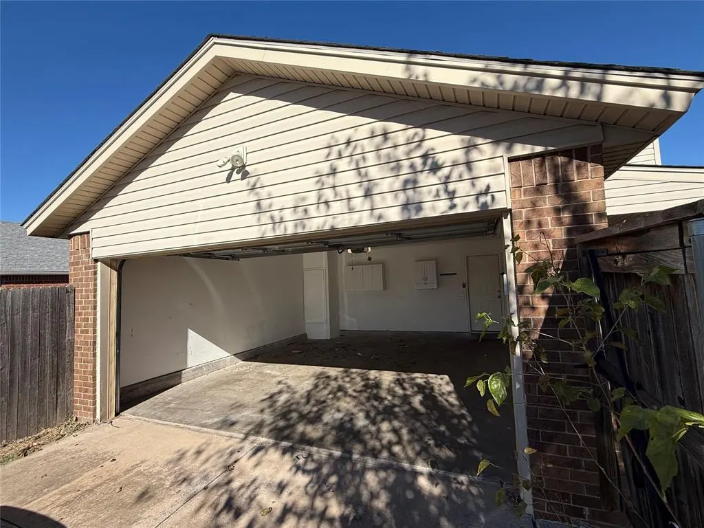 Photo 39 — 1404 SW 22nd Street, Moore, OK 73170
