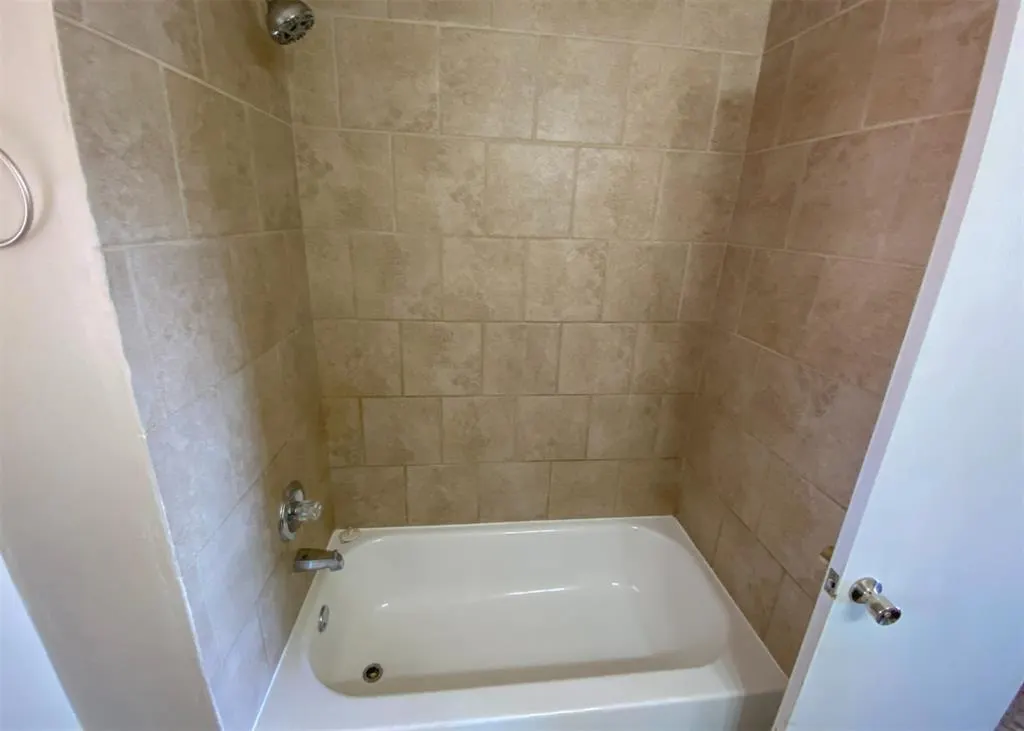 Photo 18 — 720 Robin Hill Road, Edmond, OK 73003
