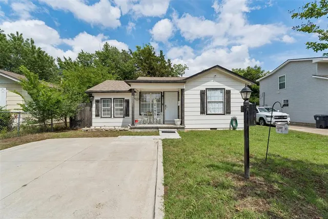 Photo 2 — 4804 N Beaver Avenue, Bethany, OK 73008