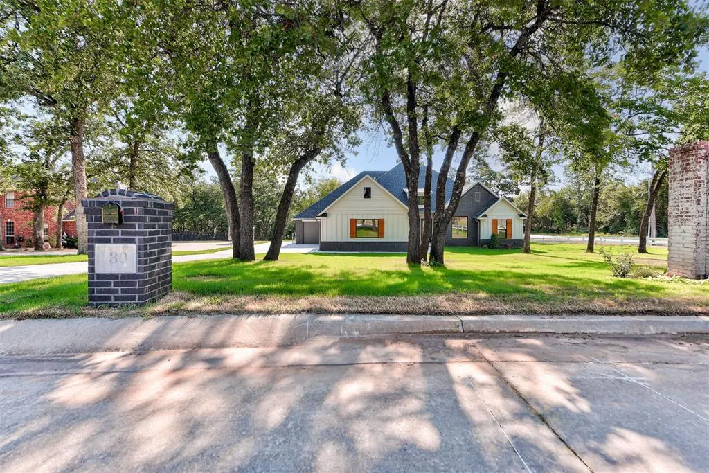 Front exterior — 30 N Oaks Road, Harrah, OK 73045