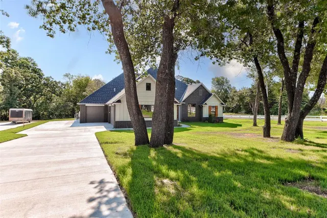 Photo 2 — 30 N Oaks Road, Harrah, OK 73045