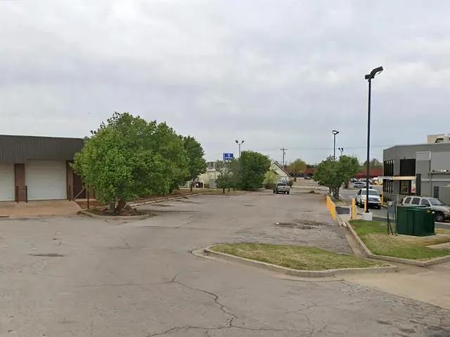 Photo 3 — 12215 N Pennsylvania Avenue, Oklahoma City, OK 73114