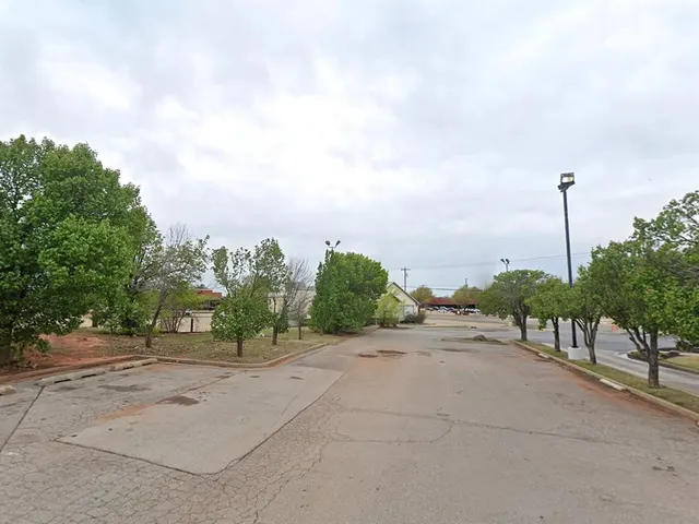 Photo 5 — 12215 N Pennsylvania Avenue, Oklahoma City, OK 73114