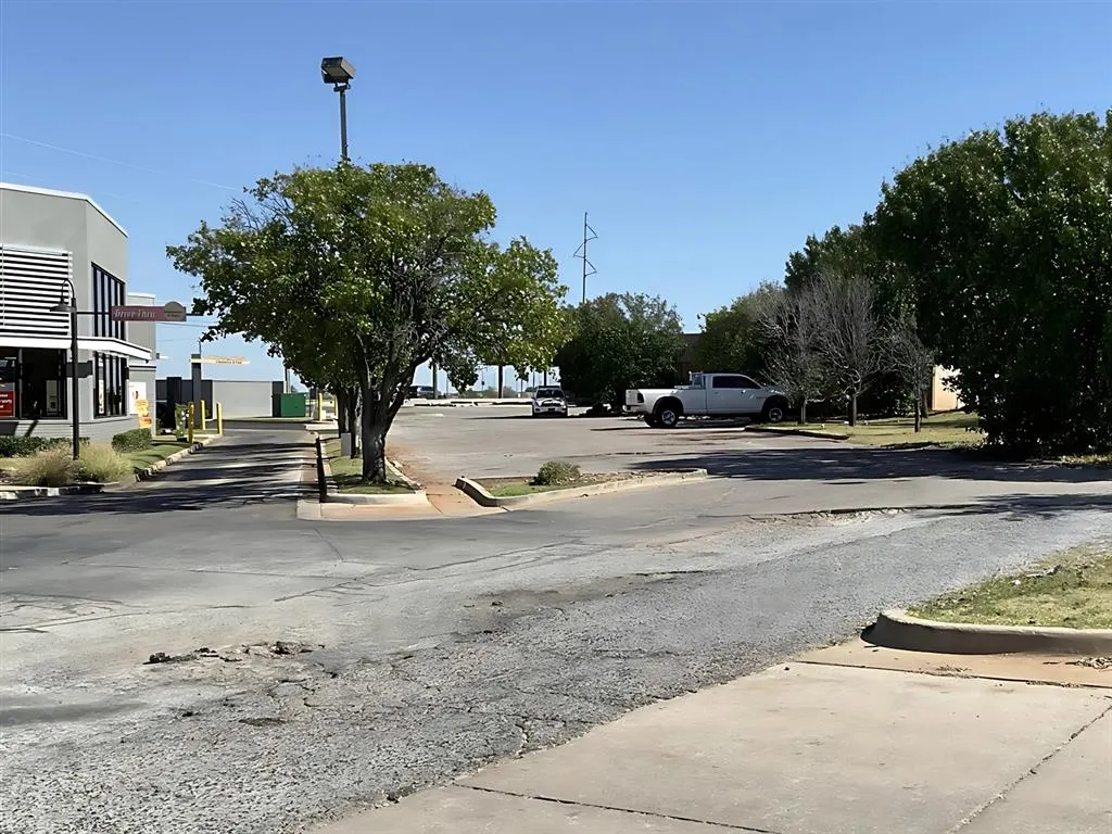 Photo 6 — 12215 N Pennsylvania Avenue, Oklahoma City, OK 73114
