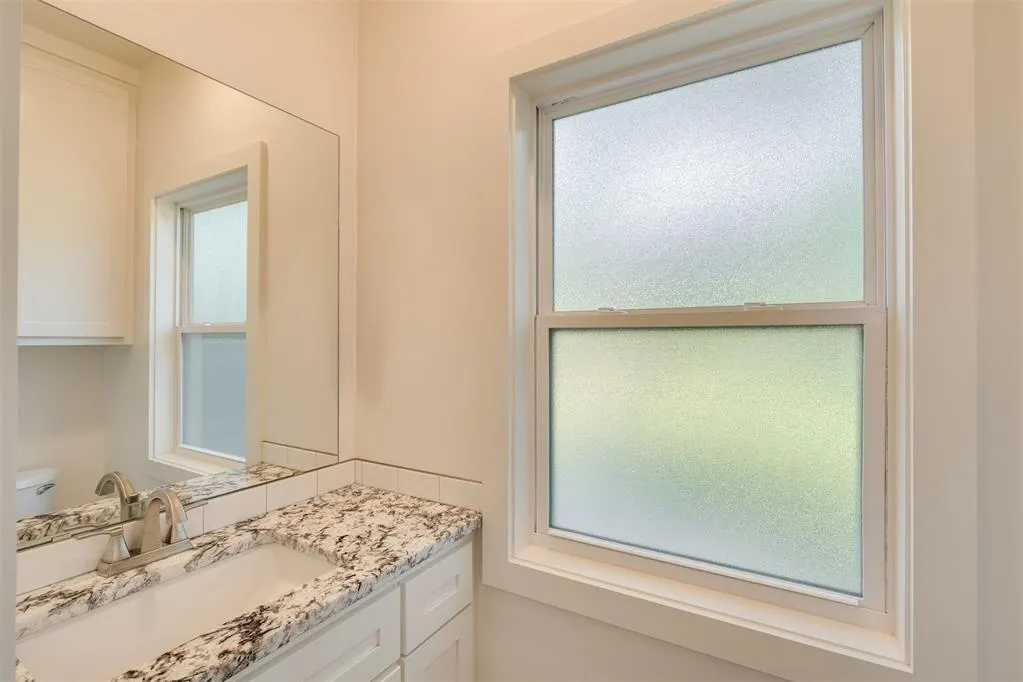Photo 12 — 1138 NW 40th Street, Oklahoma City, OK 73118