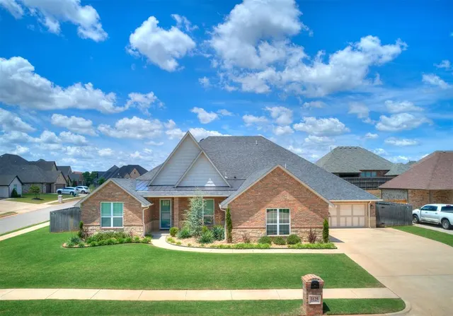 Front exterior — 3125 Mackenzie Avenue, Edmond, OK 73013