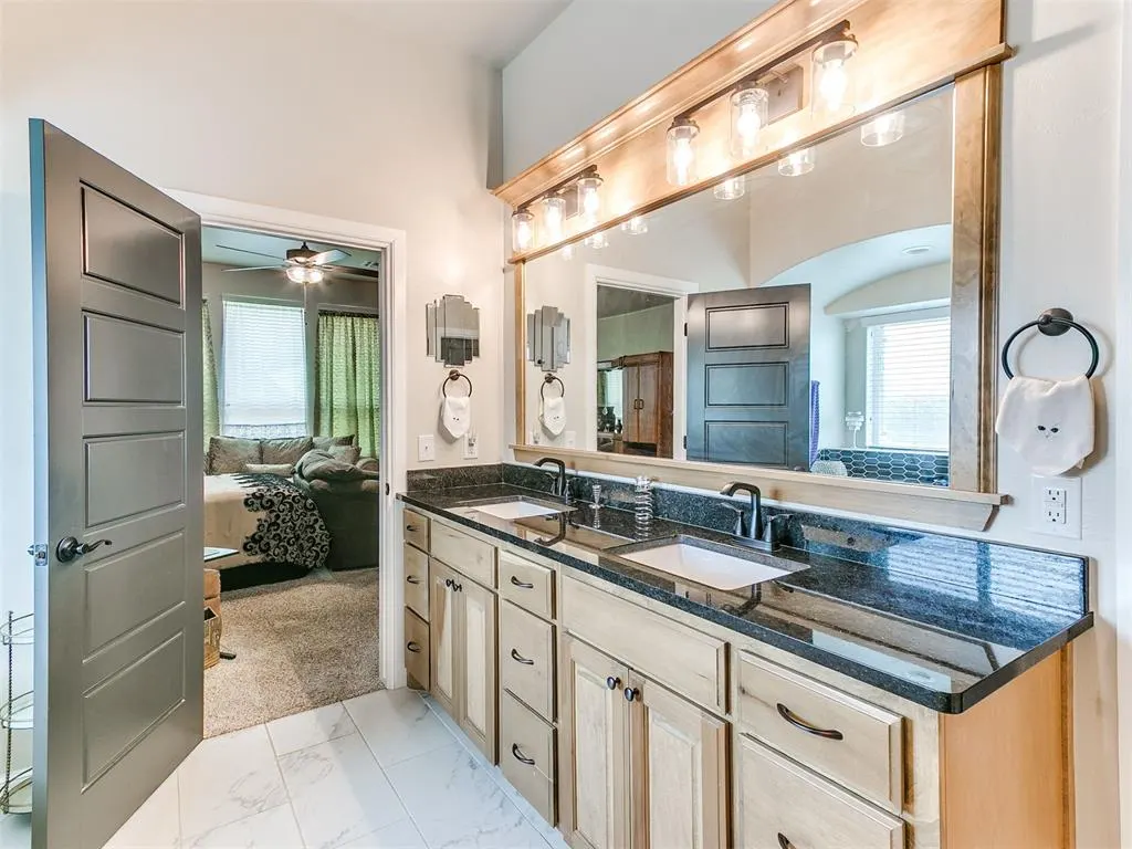 Photo 12 — 3125 Mackenzie Avenue, Edmond, OK 73013