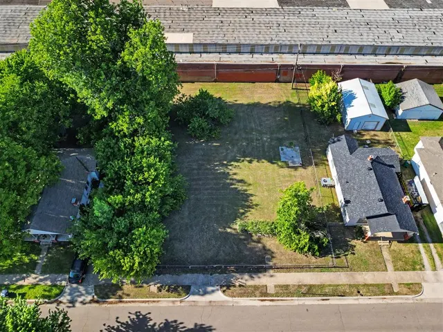 Photo 2 — 1513 NW 4th Street, Oklahoma City, OK 73106