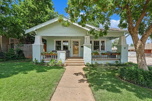 Photo 2 — 511 NW 25th Street, Oklahoma City, OK 73103