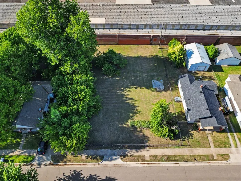 Front exterior — NW 4th Street, Oklahoma City, OK 73106