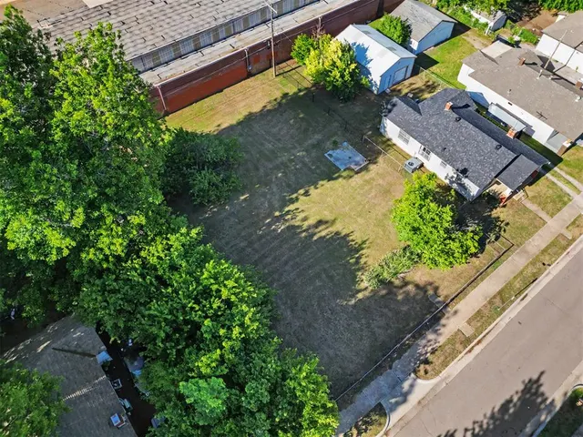 Photo 3 — NW 4th Street, Oklahoma City, OK 73106