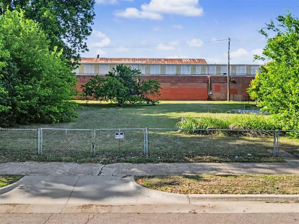 Photo 6 — NW 4th Street, Oklahoma City, OK 73106