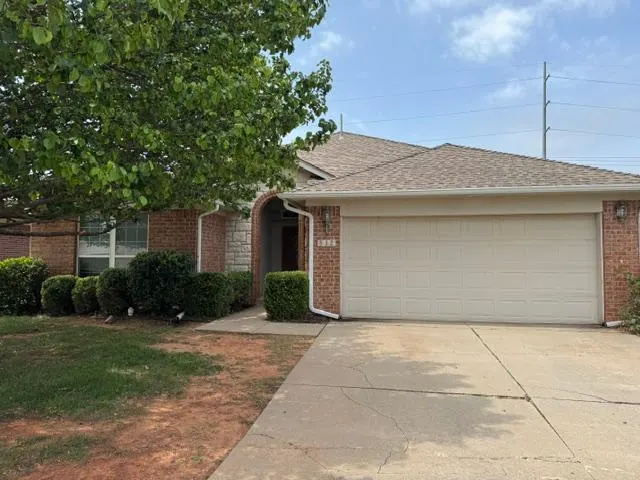 Front exterior — 532 Lone Oak Drive, Norman, OK 73071