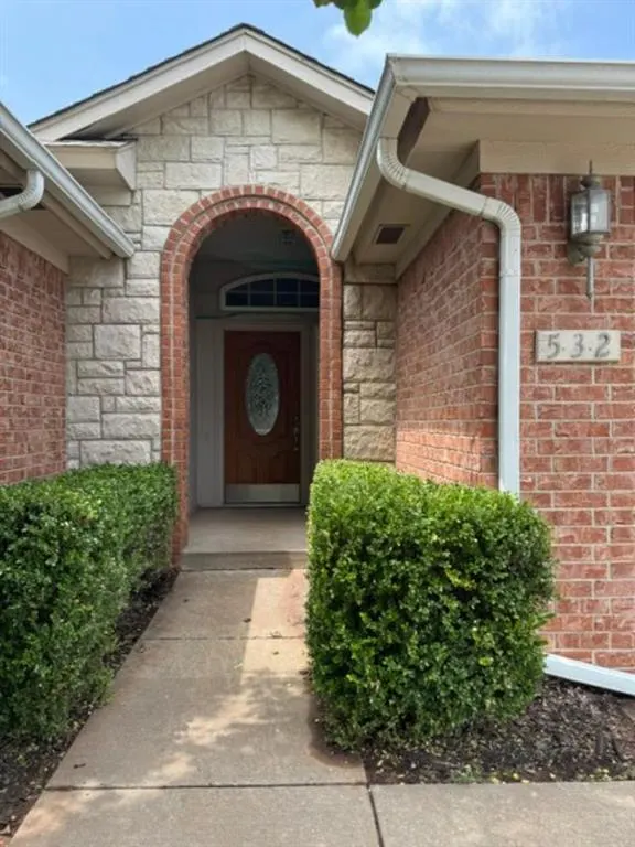 Photo 2 — 532 Lone Oak Drive, Norman, OK 73071