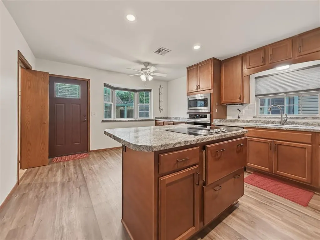 Photo 7 — 501 S Hoff Avenue, El Reno, OK 73036