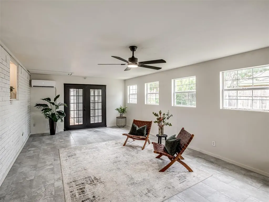 Photo 18 — 901 NE 6th Street, Moore, OK 73160