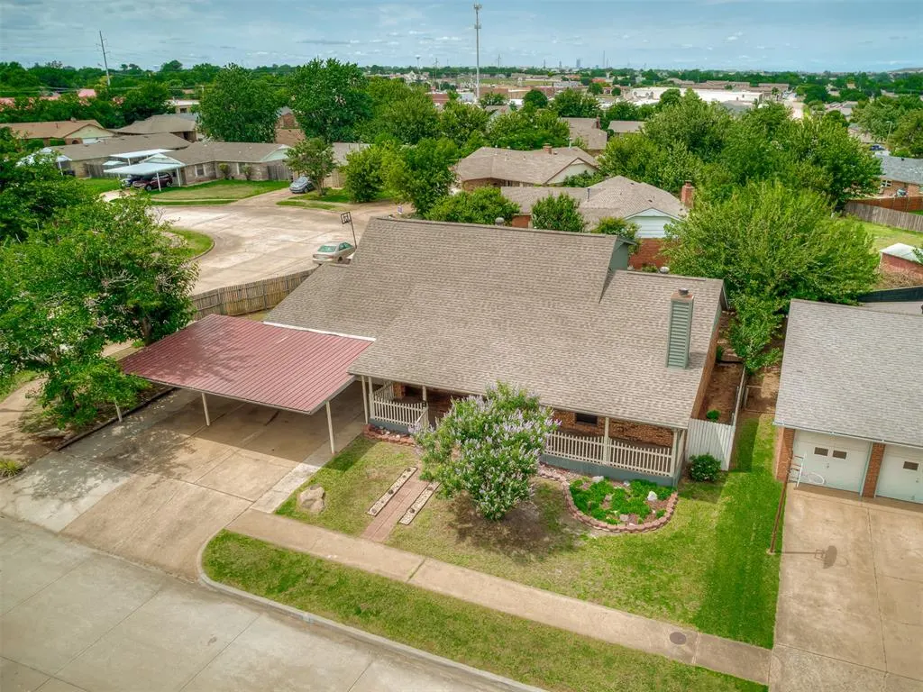 Photo 30 — 901 NE 6th Street, Moore, OK 73160