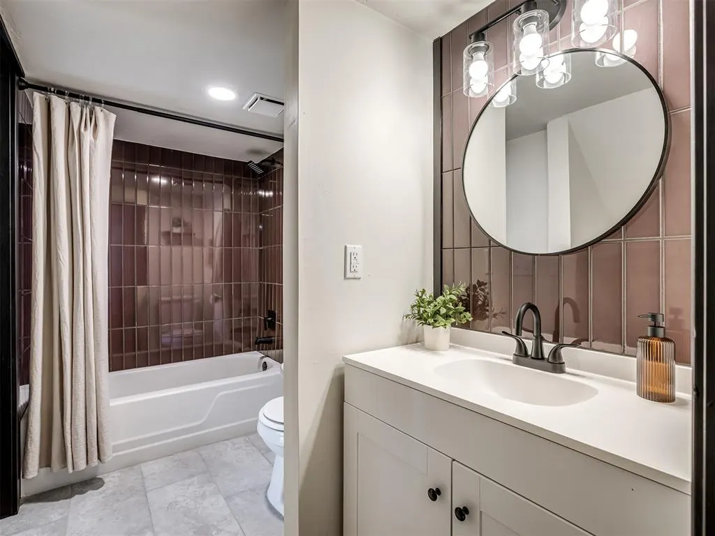 Photo 15 — 901 NE 6th Street, Moore, OK 73160