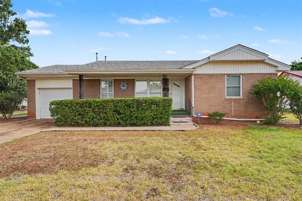 Photo 2 — 1213 Karen Drive, Altus, OK 73521