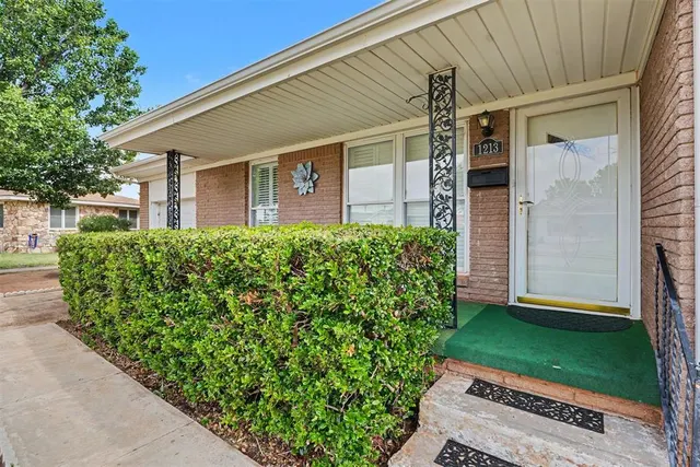 Photo 6 — 1213 Karen Drive, Altus, OK 73521