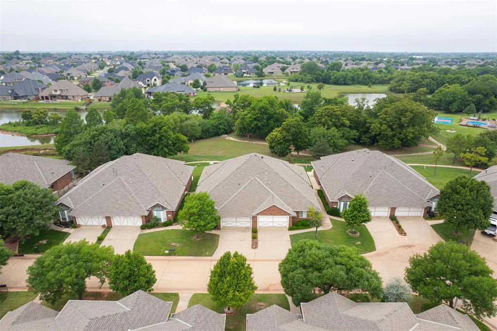 Photo 3 — 15525 Swallowtail Road, Edmond, OK 73013
