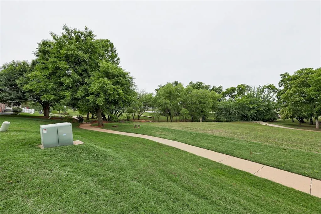 Photo 6 — 15525 Swallowtail Road, Edmond, OK 73013