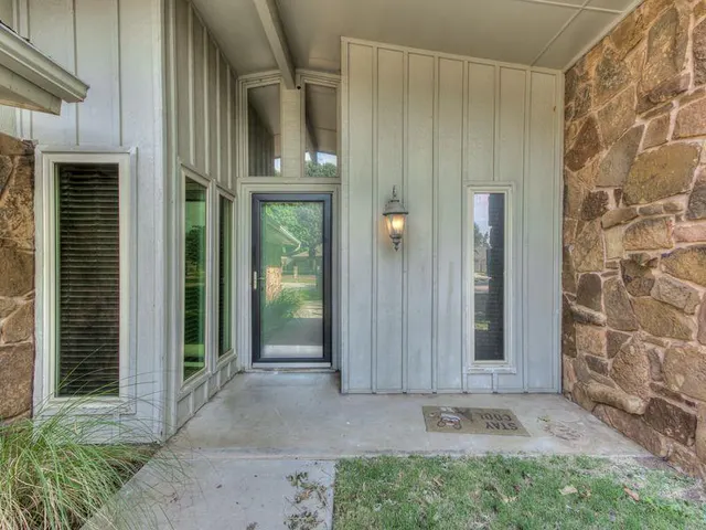 Photo 2 — 605 Park Drive, Yukon, OK 73099