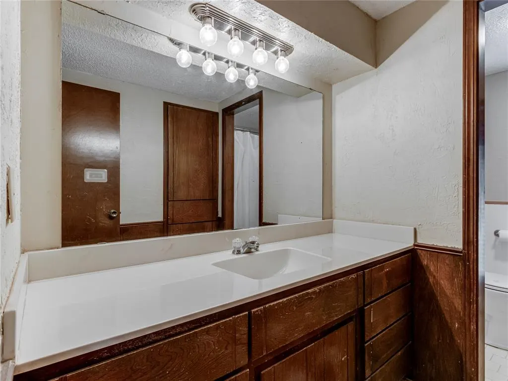 Photo 18 — 605 Park Drive, Yukon, OK 73099